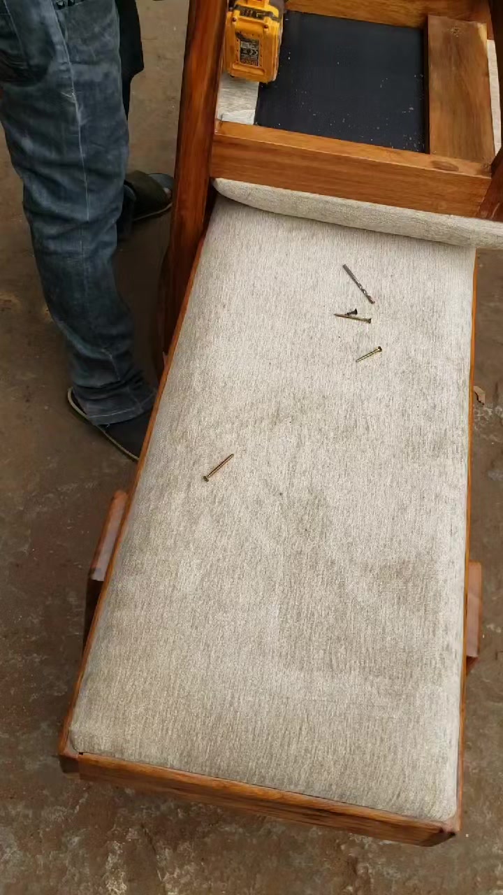 @Modern furniture🔨🇺🇬