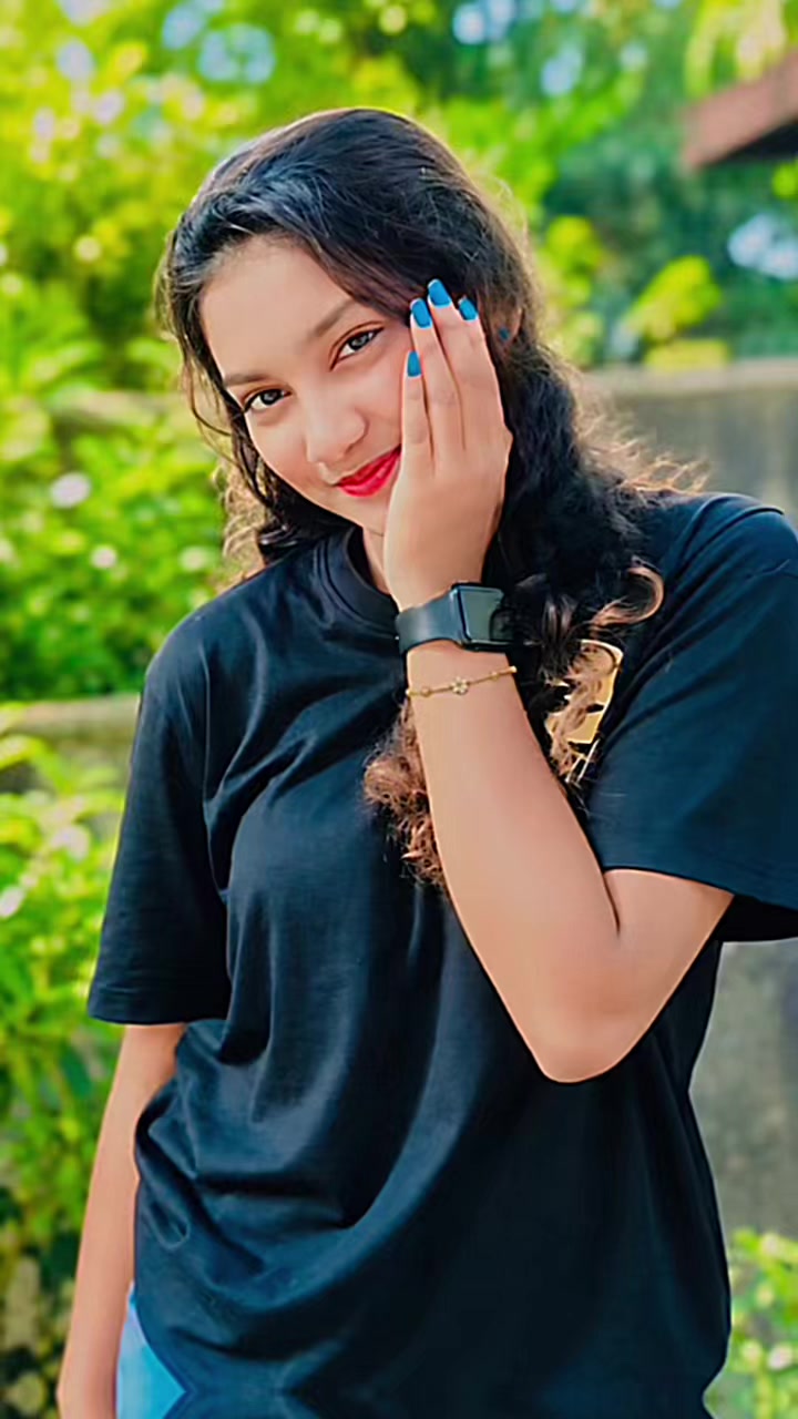 @𝐕 𝐈 𝐒 𝐇 𝐔 🍓 "