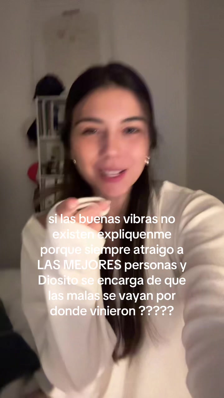 @adrianaleivaac