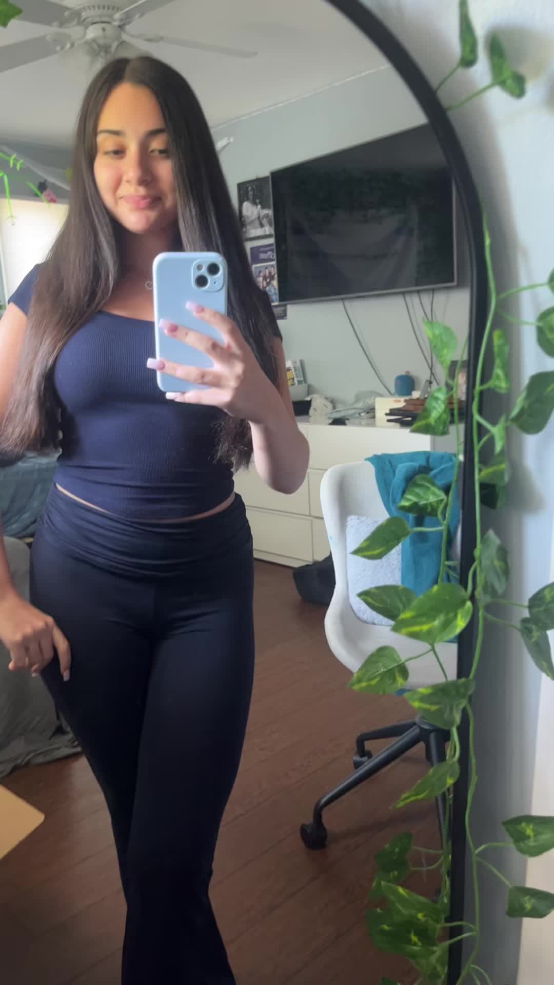 @Bella