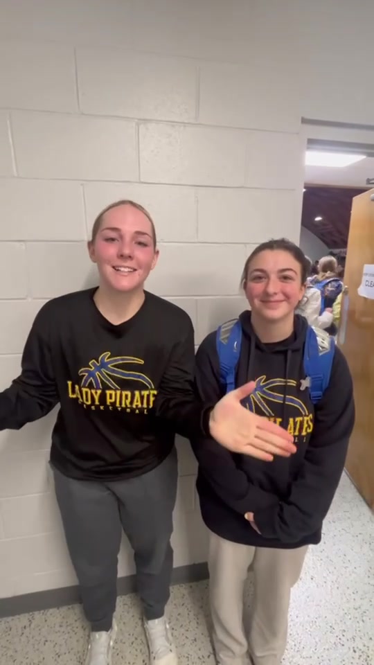@Lady_Pirates_Barstool