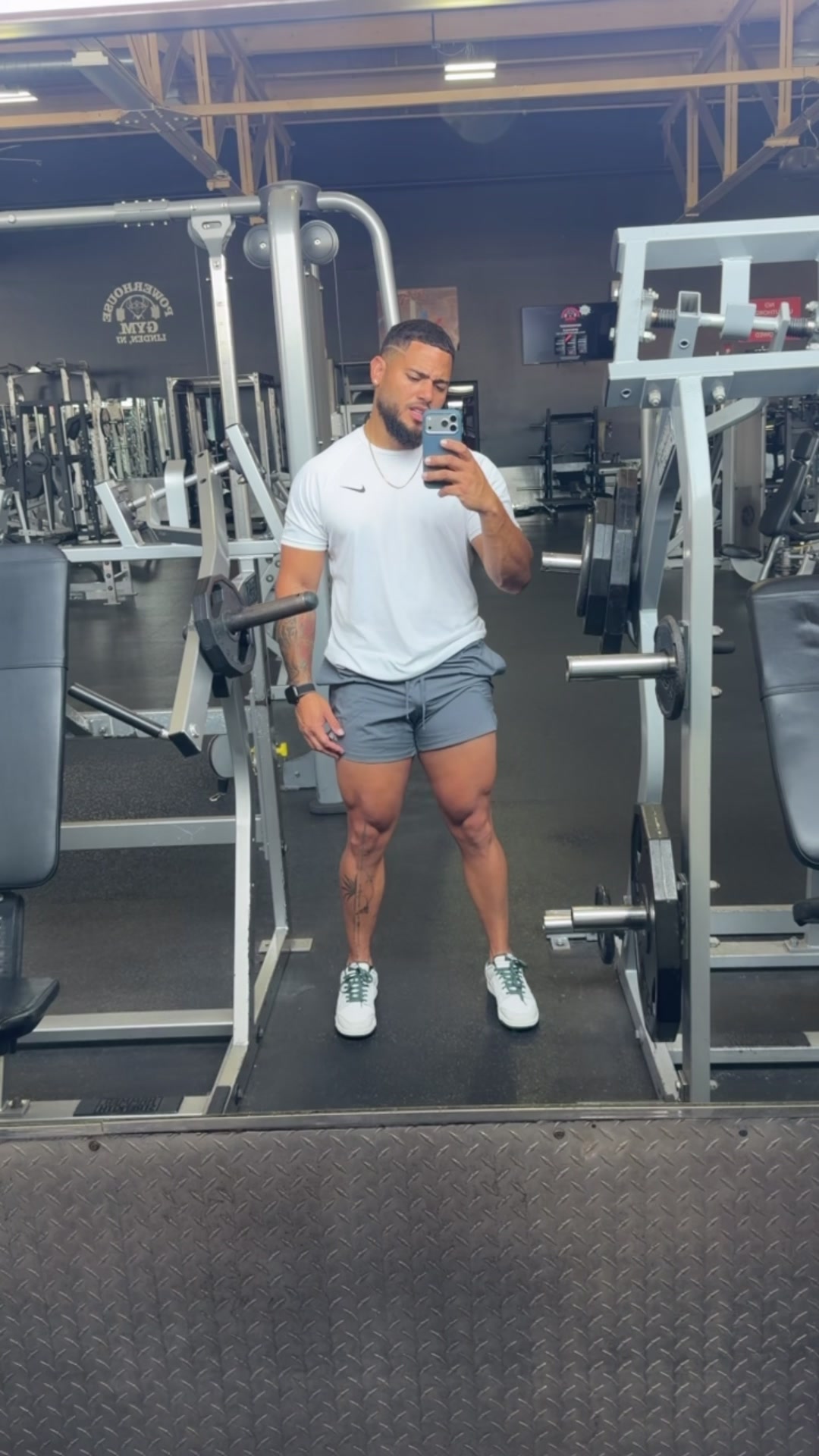 @_yurbaez