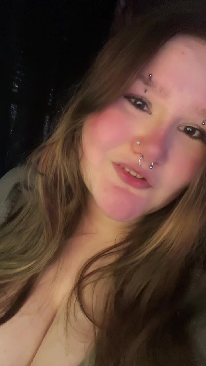@yourlocalweird_madie01