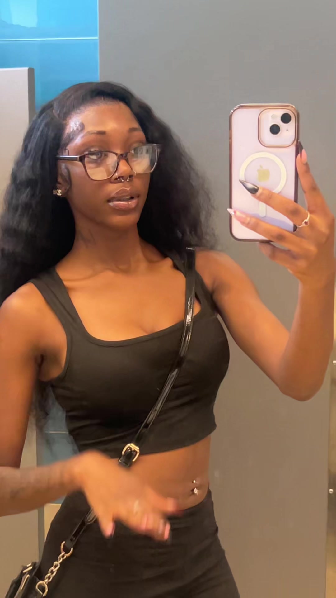 @thatsexyleogirl_