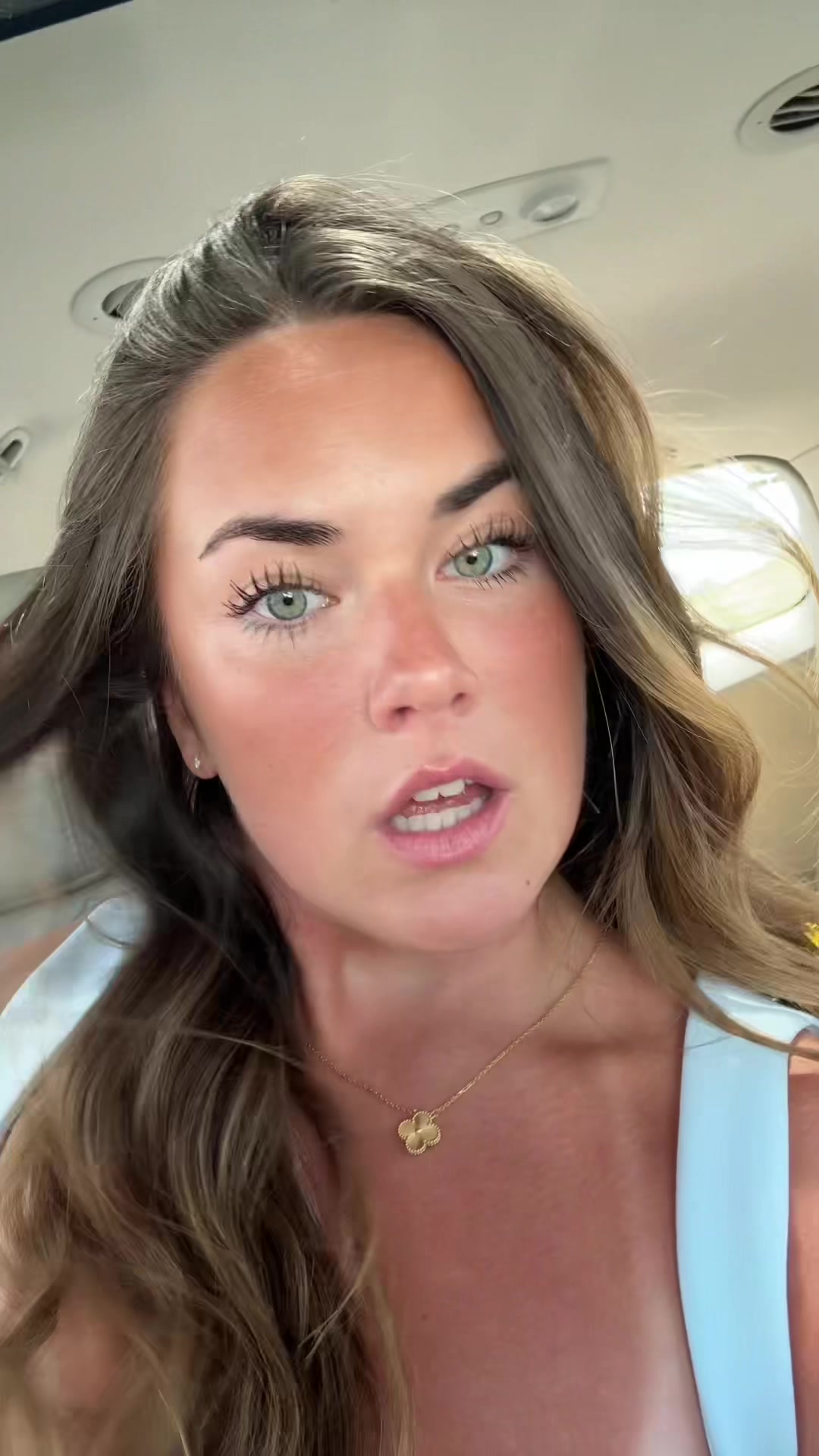 @chloehallllll