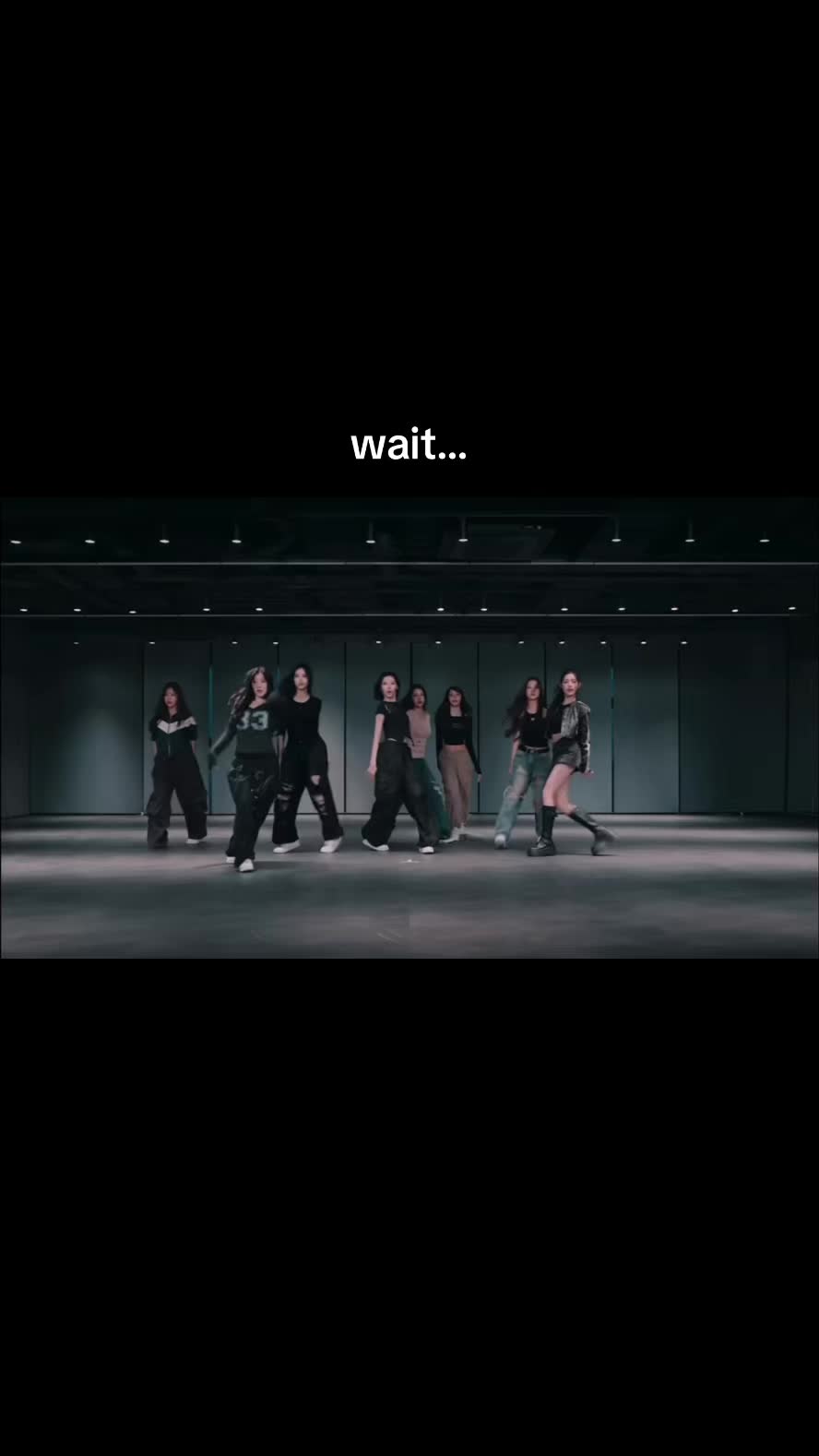 @𑣲 s