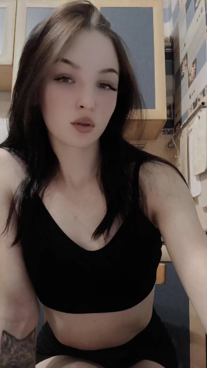 @crazy_lady_🍒