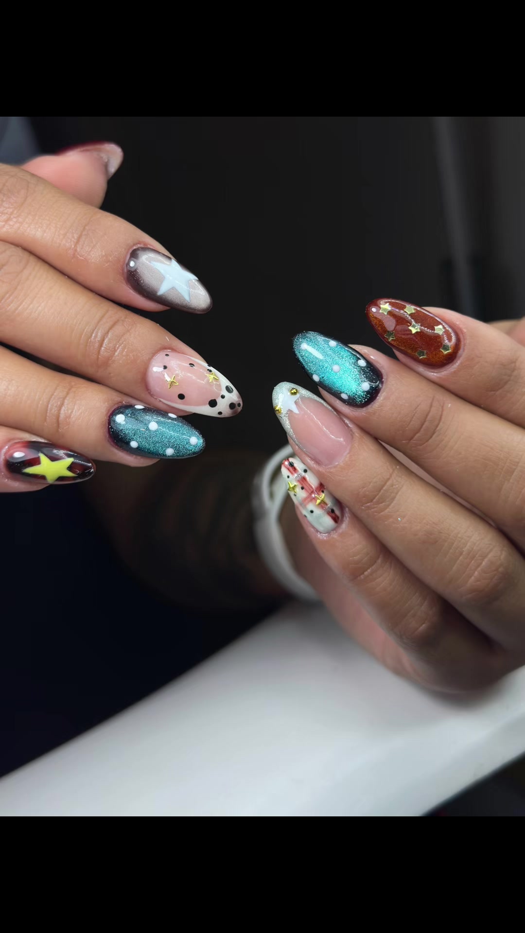 @mahalonails&lashes