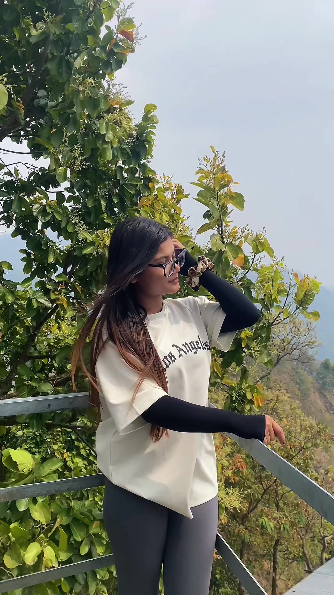 @अनुषा