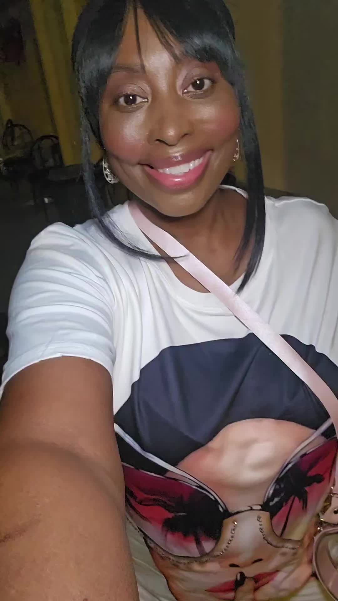 @latishabeshea