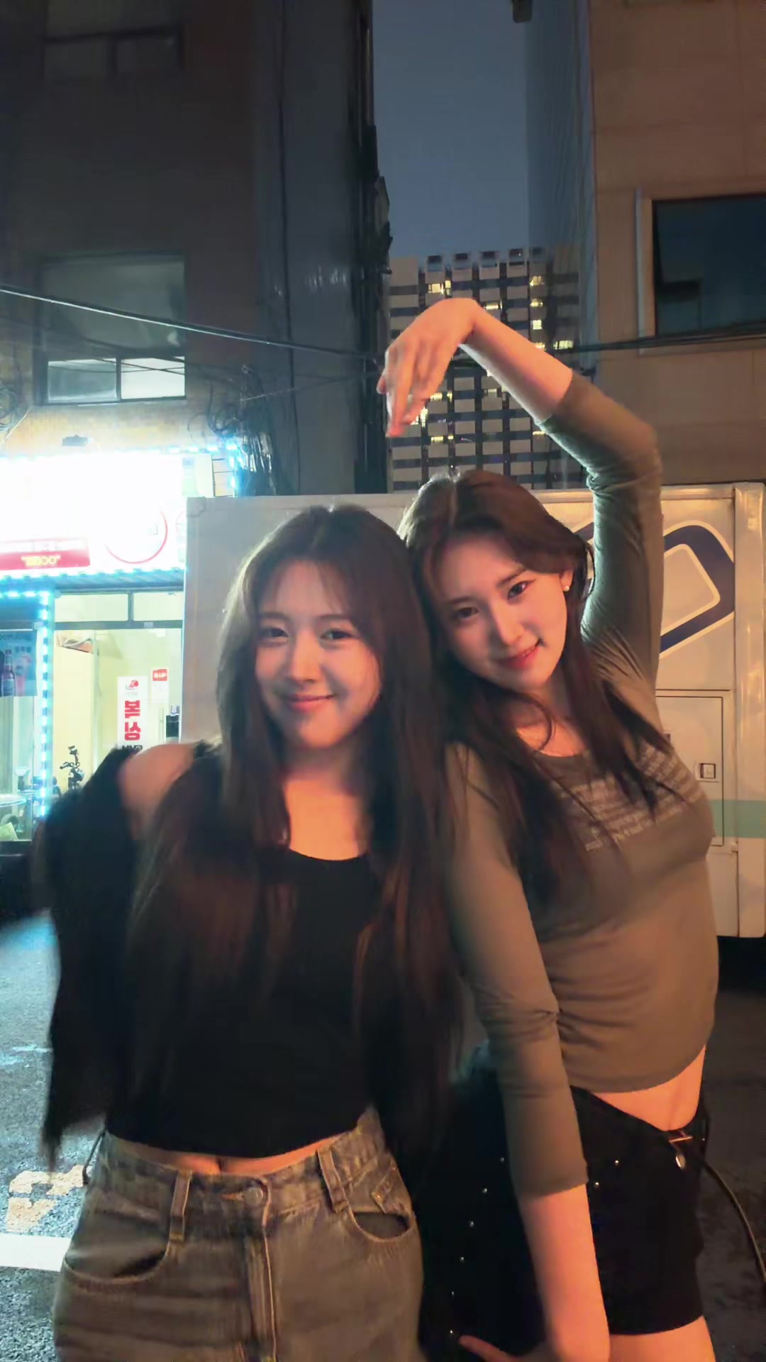 @더비니
