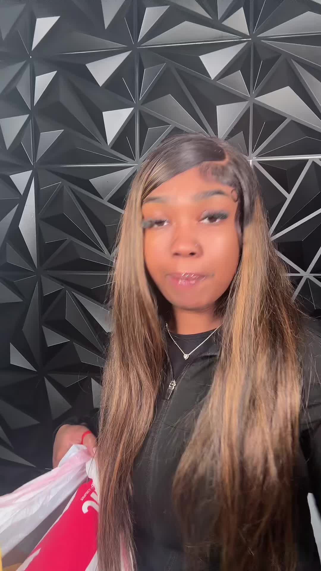 @KyraSoOfficial