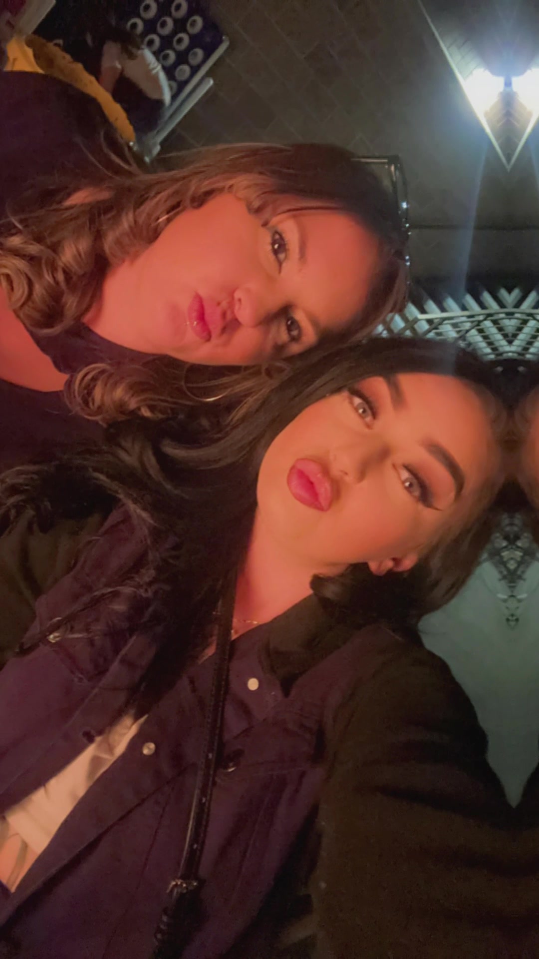@Lala