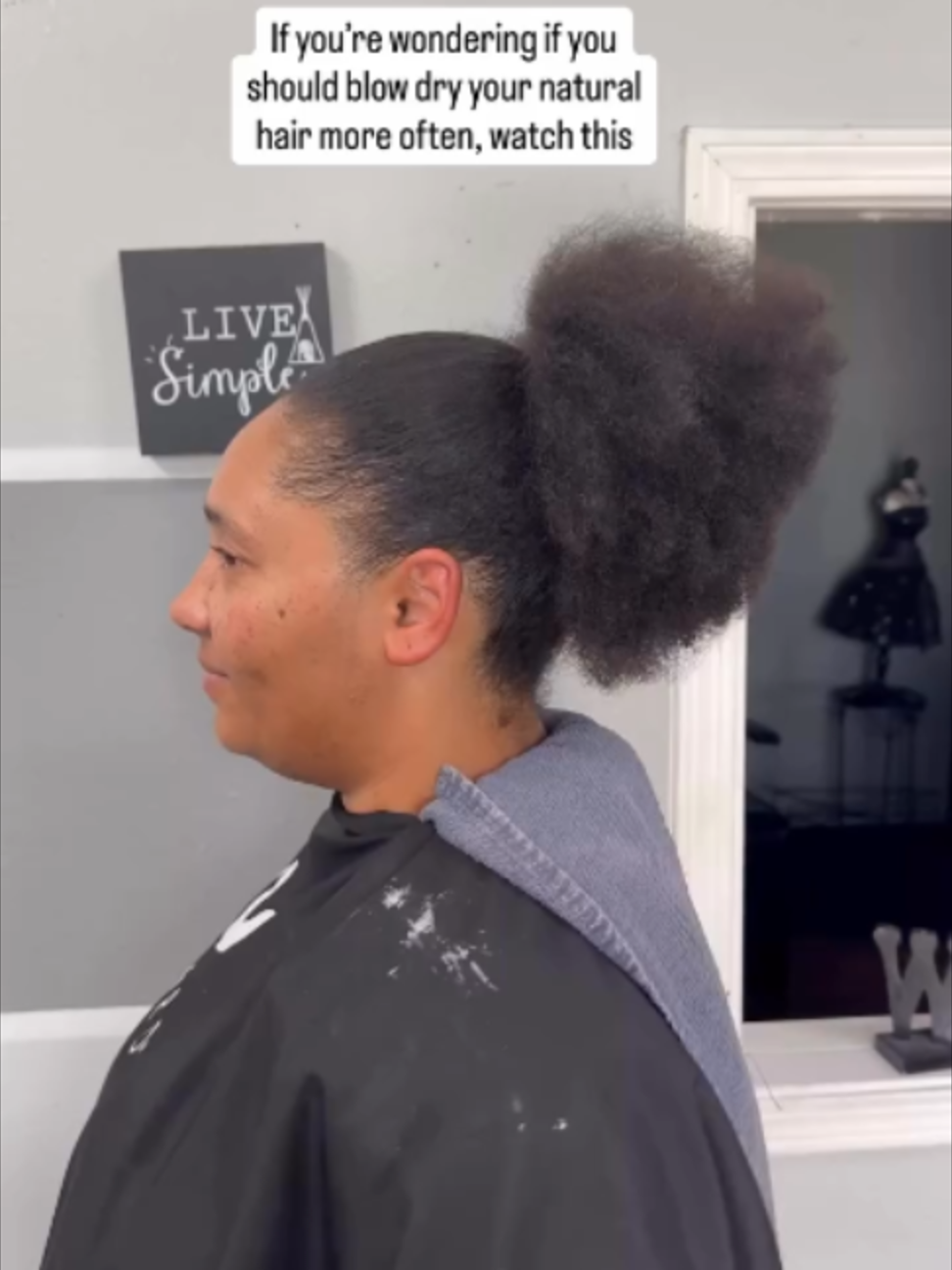 @Strawberricurls | Hairstylist