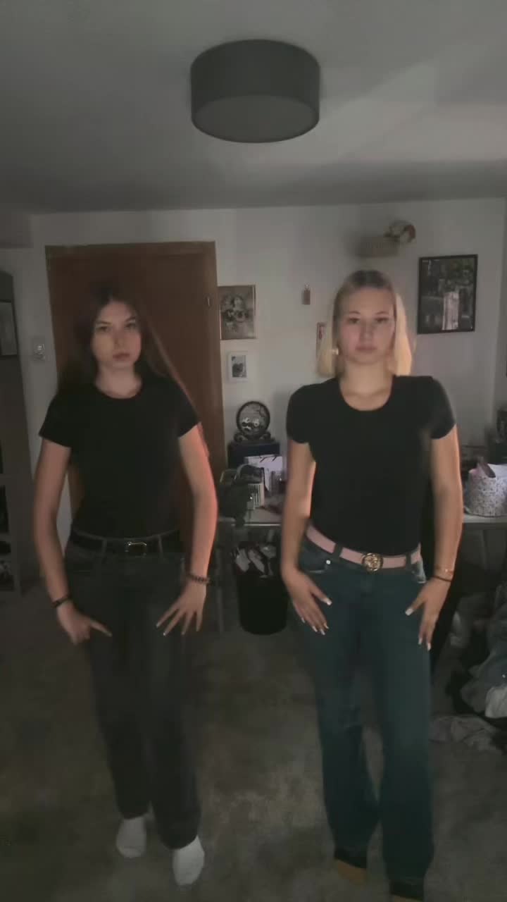 @🎭