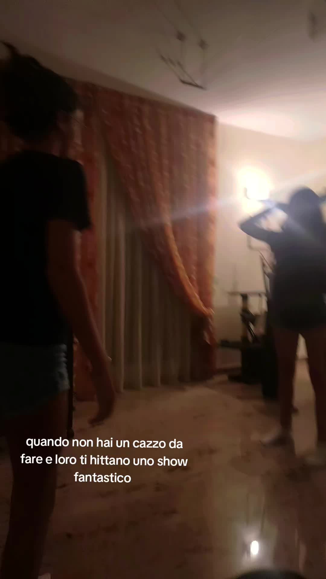 @_LaNadia_