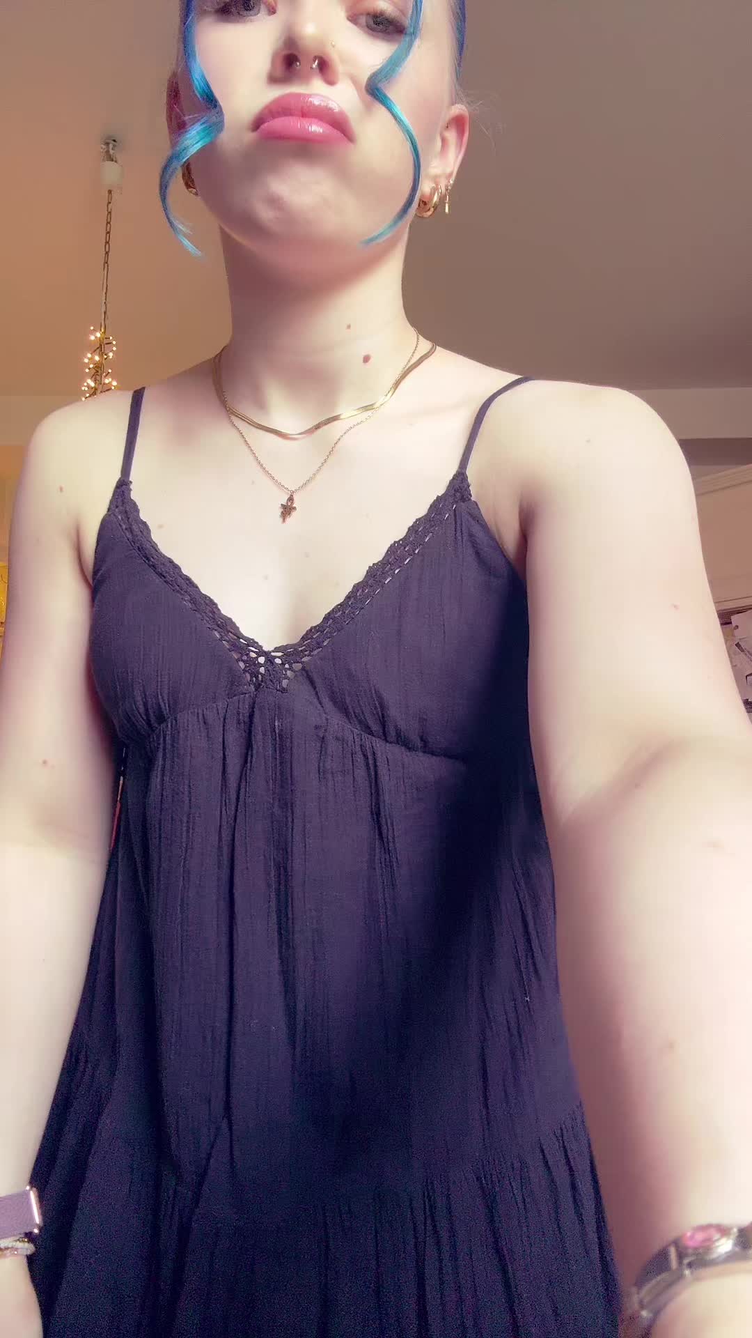 @Vicky シ