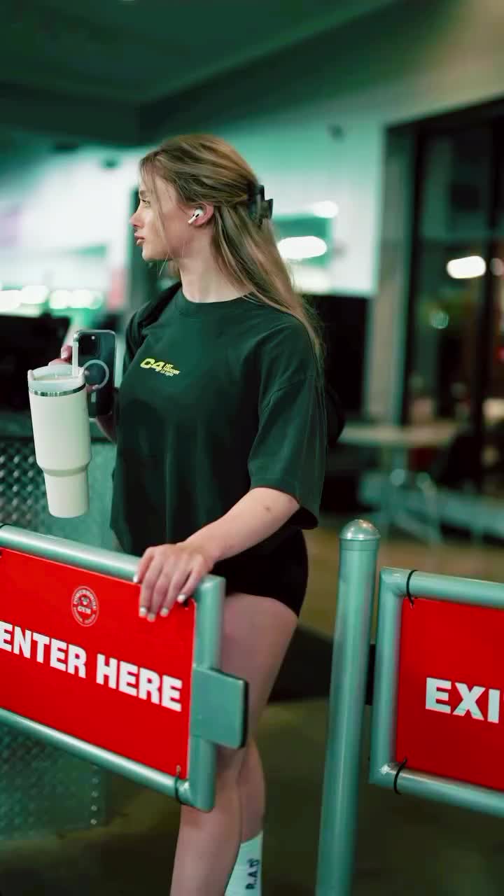 @user81102256036