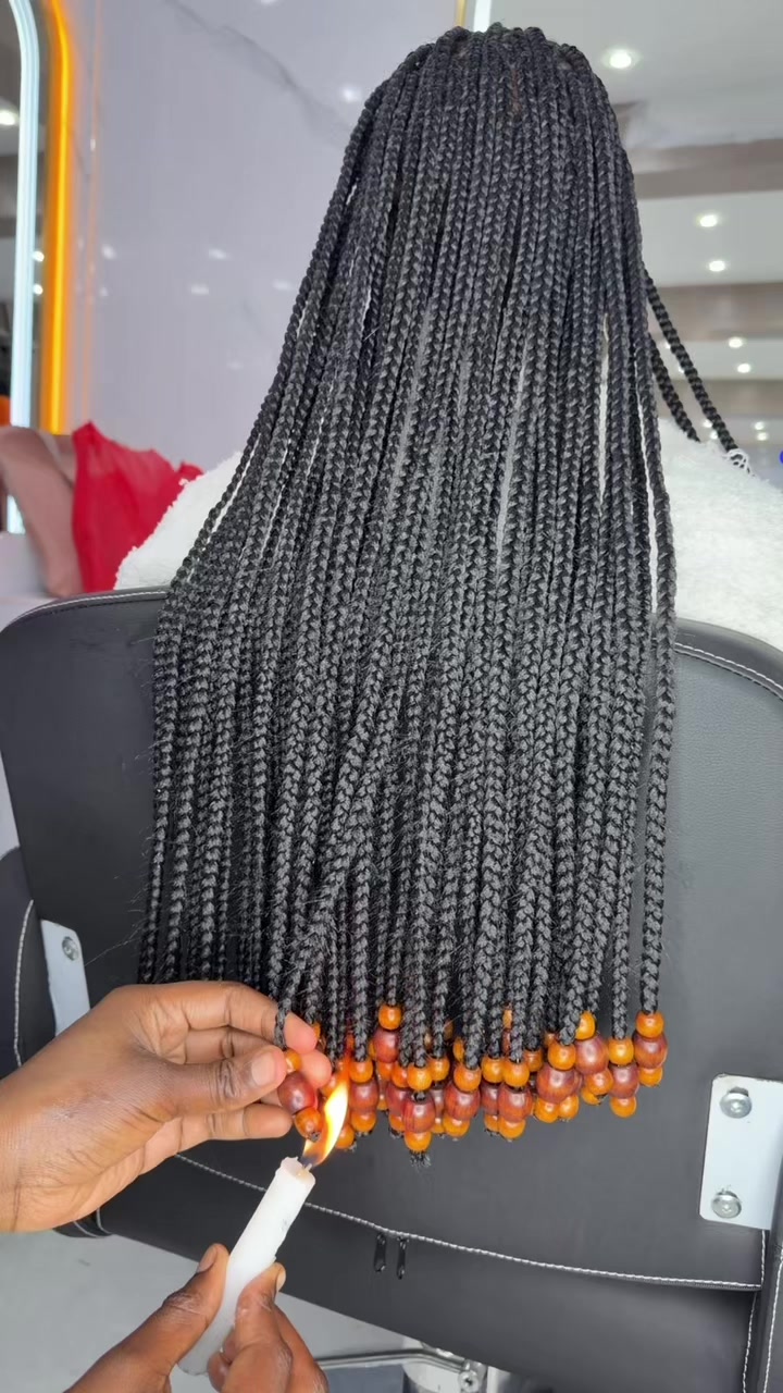 @GEECURLY SALON