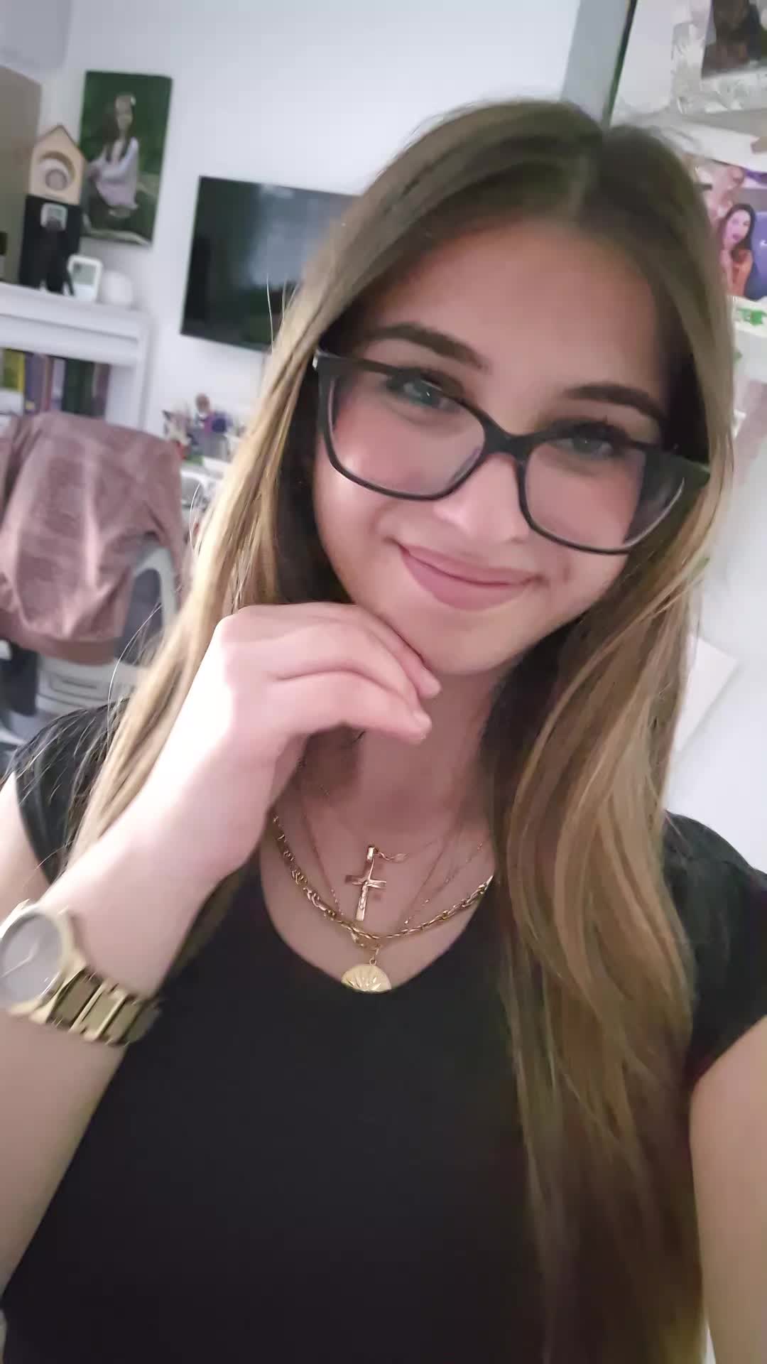@𝒗𝒆𝒓𝒐𝒏𝒊𝒌𝒊_