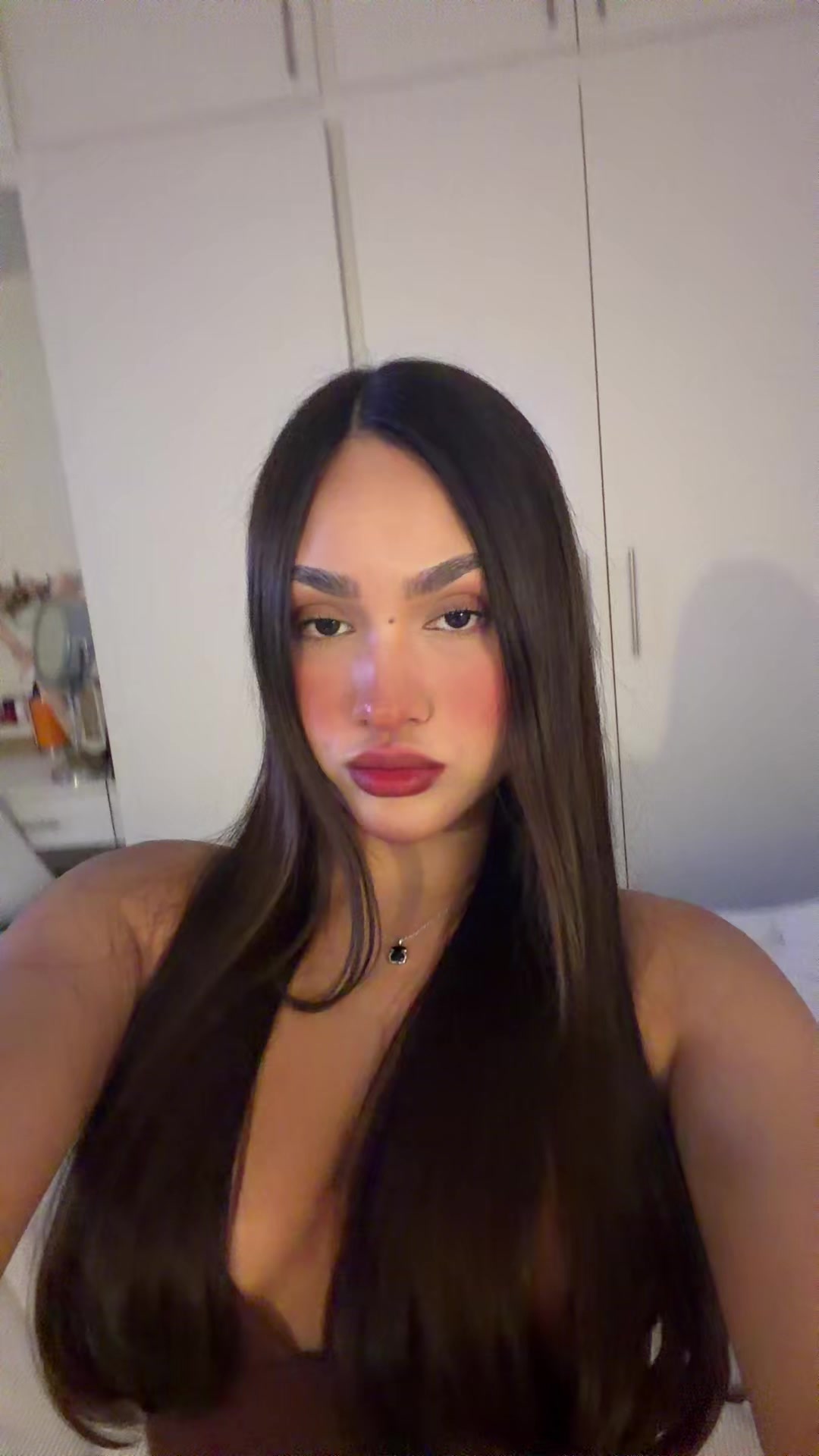 @nicolehertor