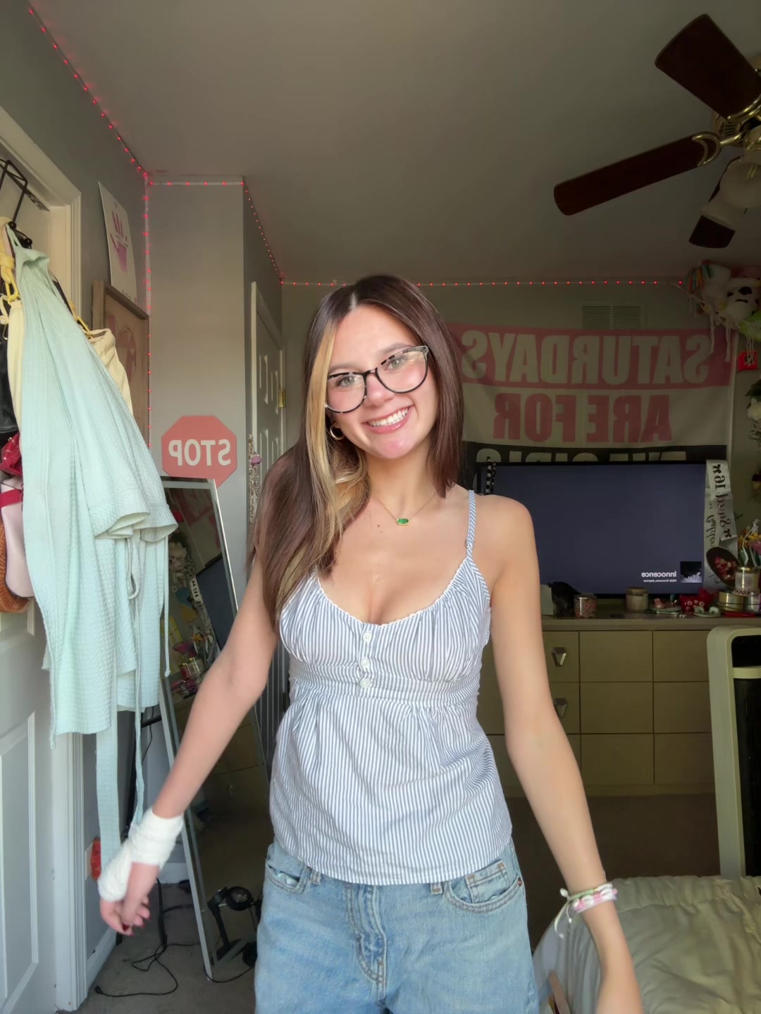 @Aleena 🥸