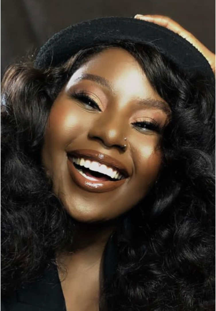 @EMELIA_KOMBONI.MUA.CHEF