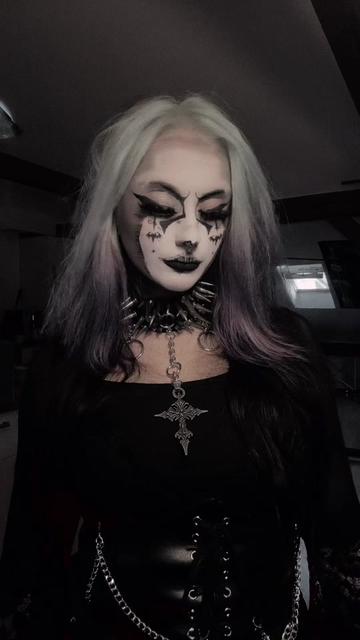 @Angie⛓🖤
