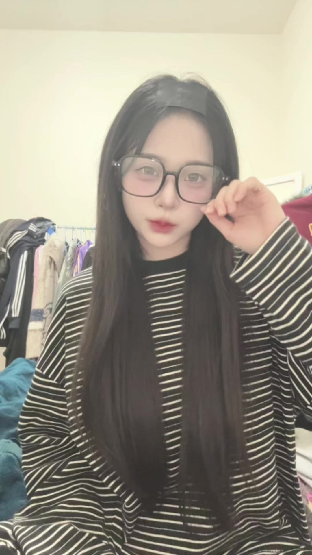 @亦