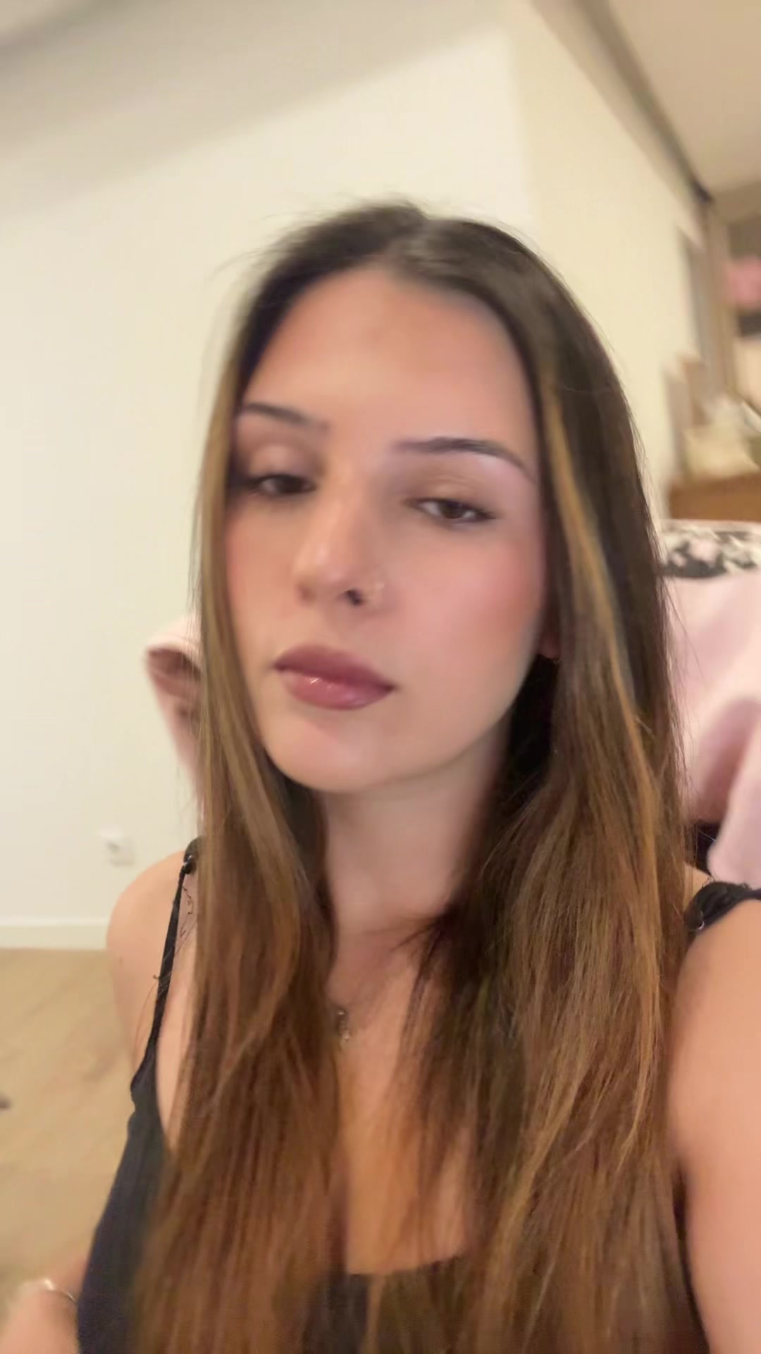 @inês