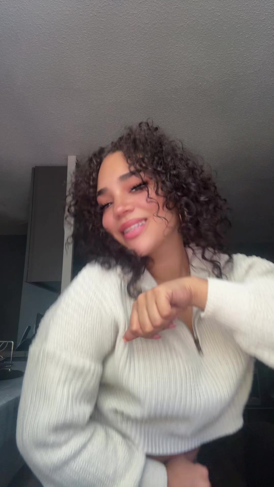 @Ari ✨
