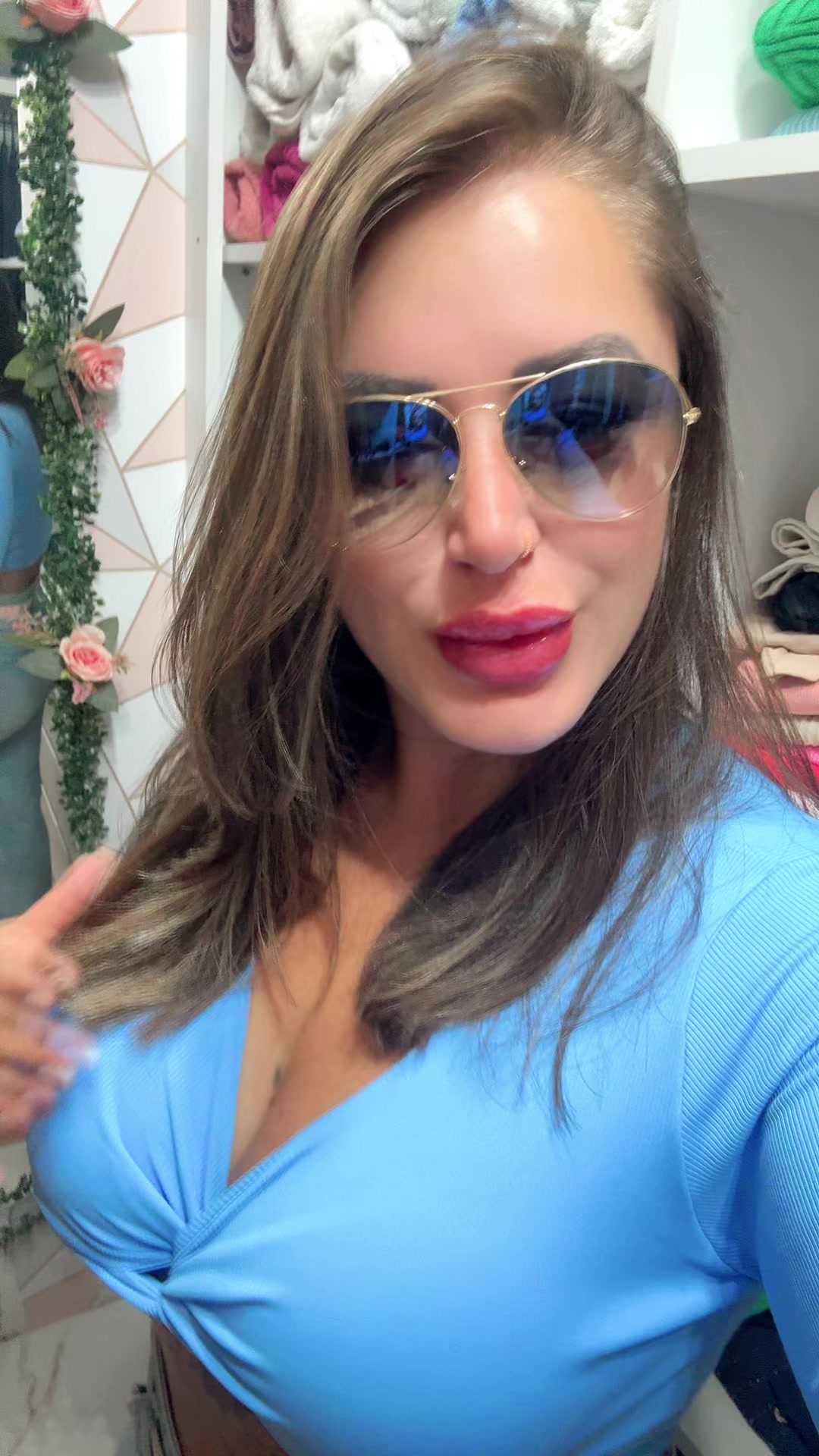 @Viviane