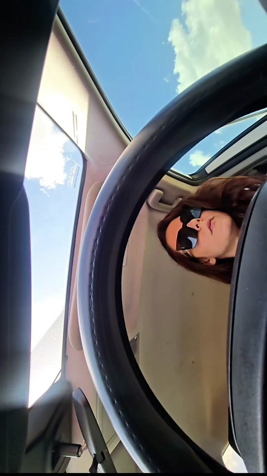@YeinysVibes
