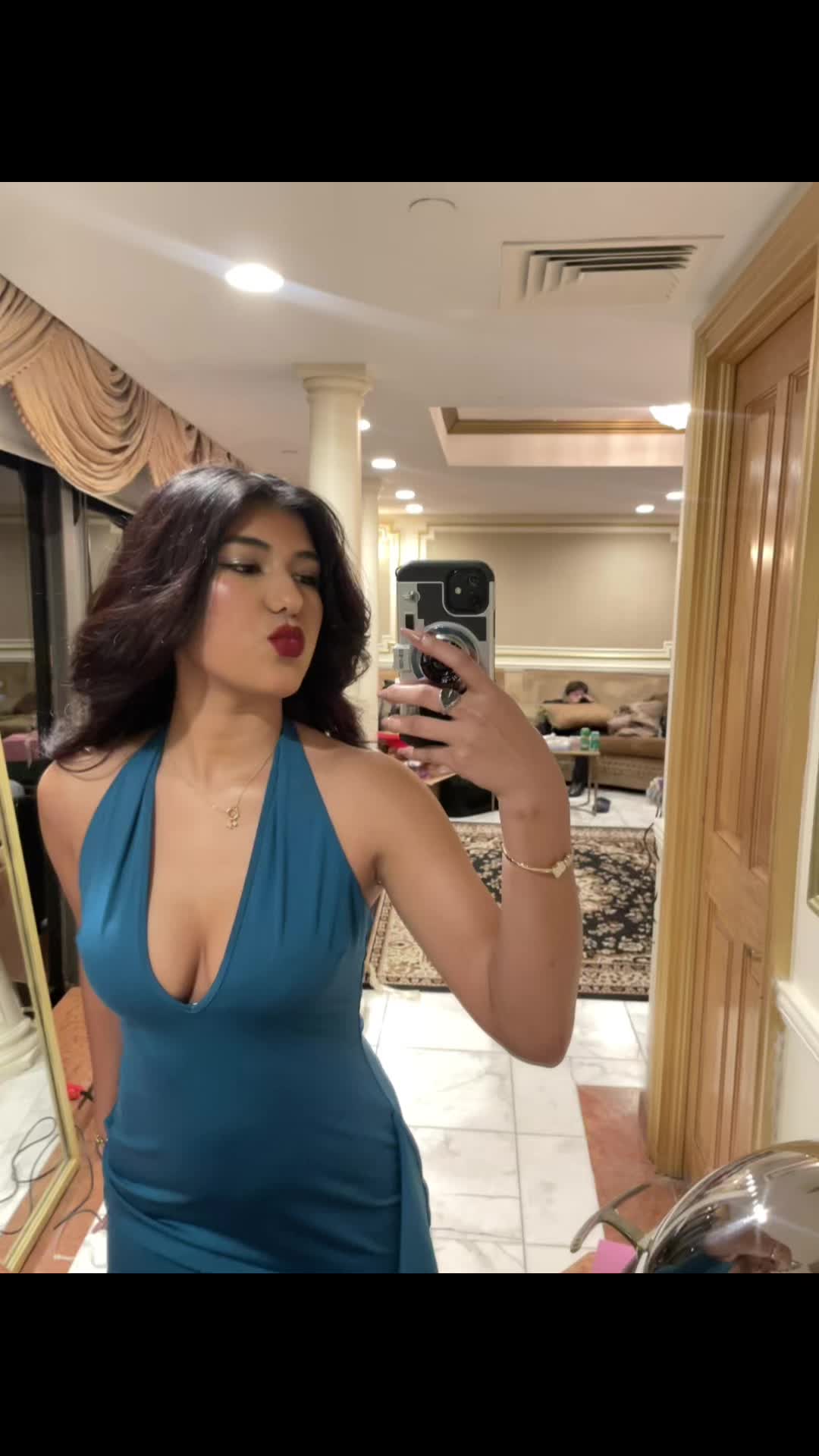 @Mia ☻.