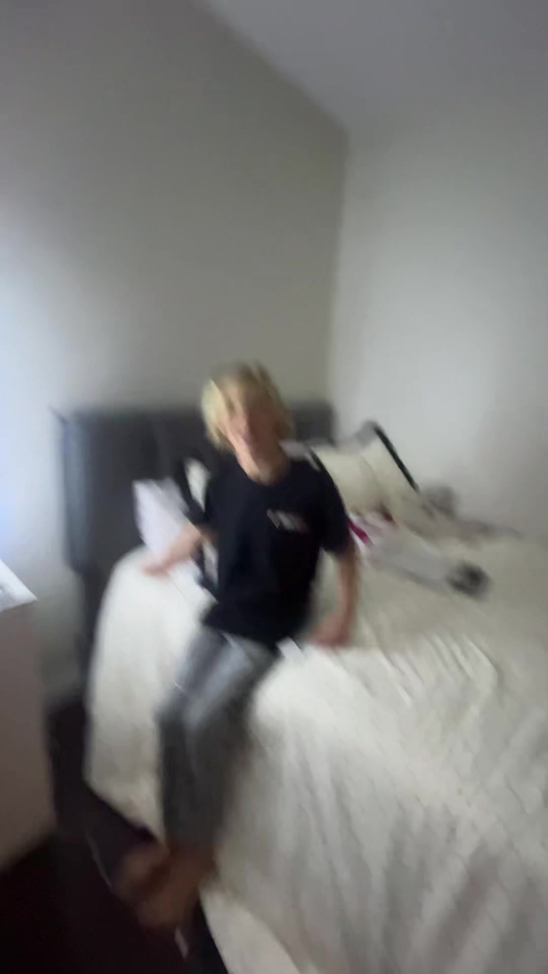 @idkkmiajohnson