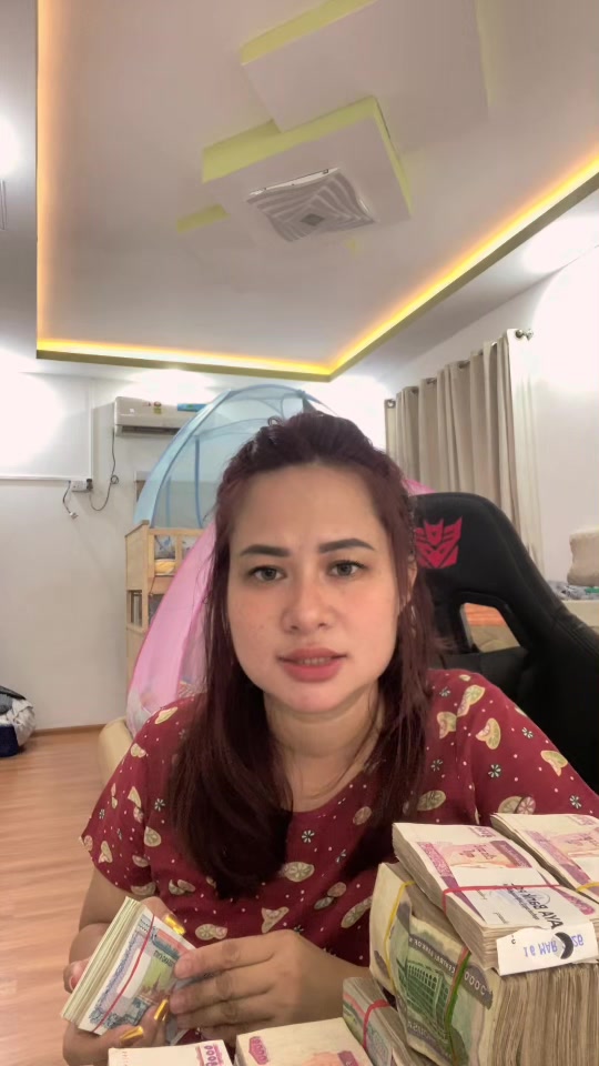 @Aye Shu Hin