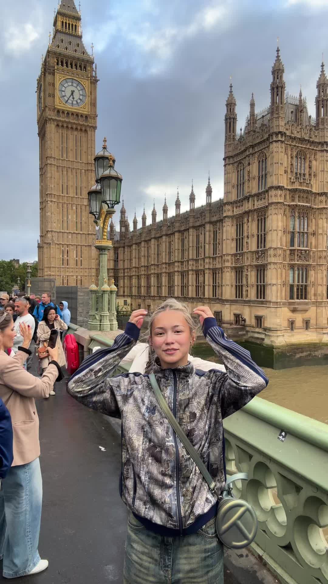 @trishiepishie