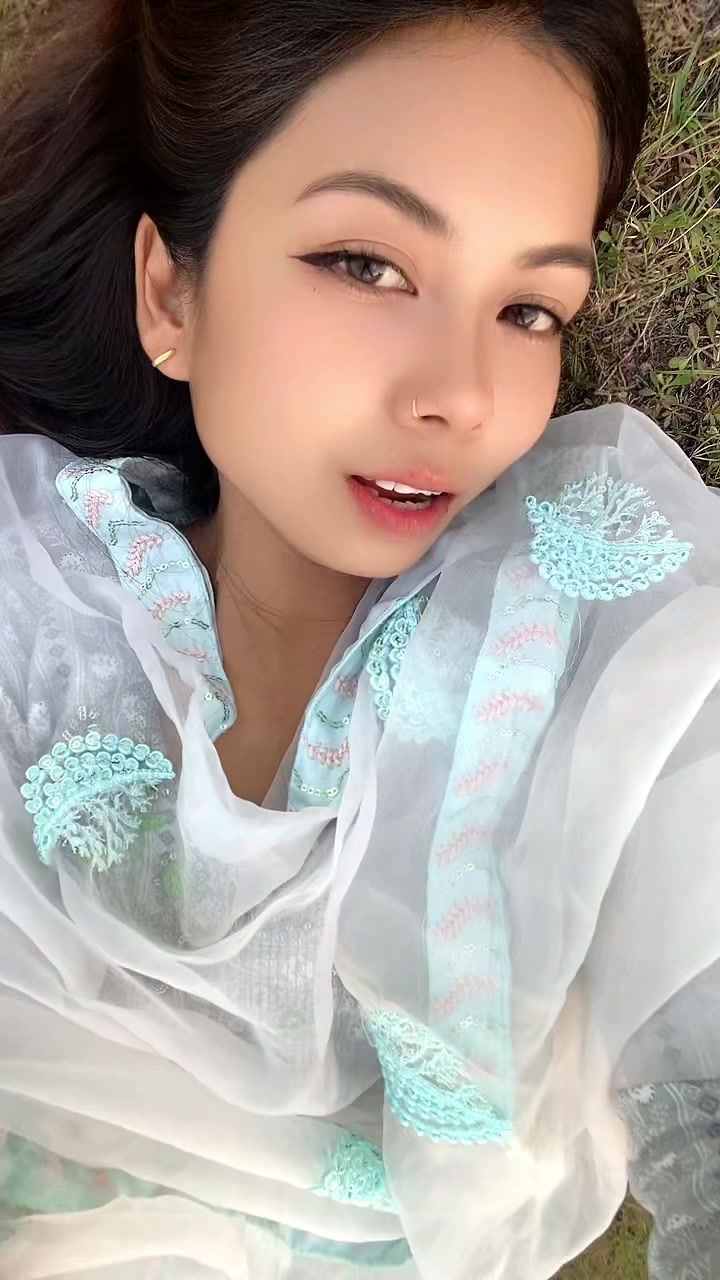 @🦋