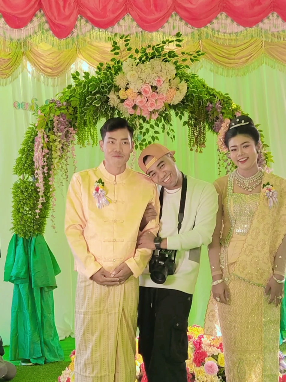 @Ye Yint Shine(ကောလင်းသား)