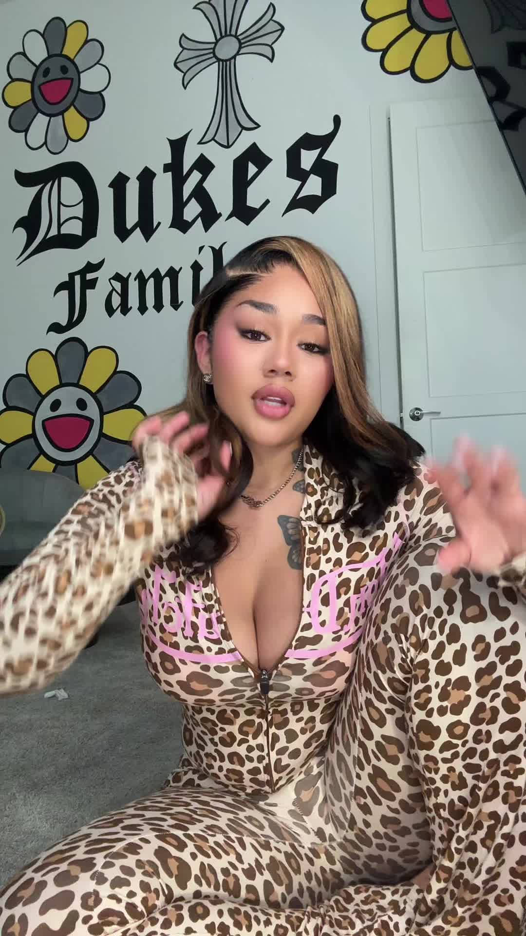 @Daysidukesho