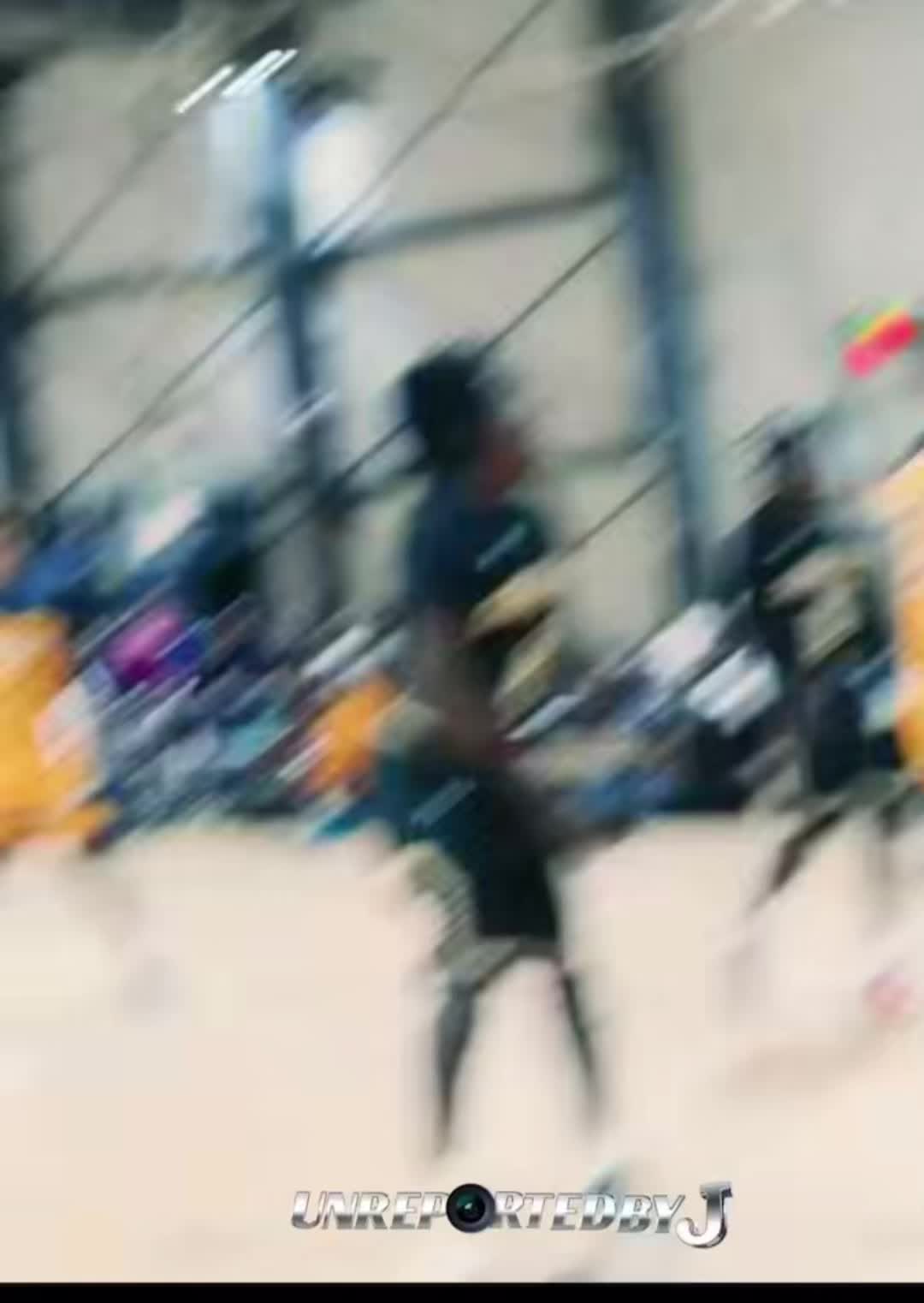 @⃟