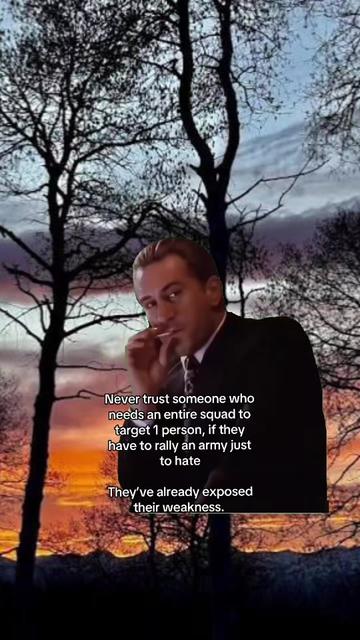 @🕷️🕸️Simply Unhinged🕸️🕷️