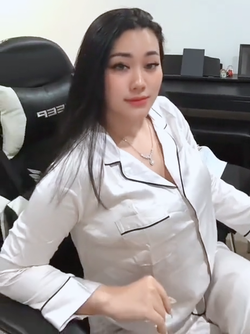 @Clara Sleepwear
