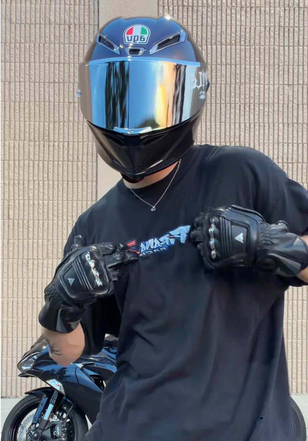 @shakymoto
