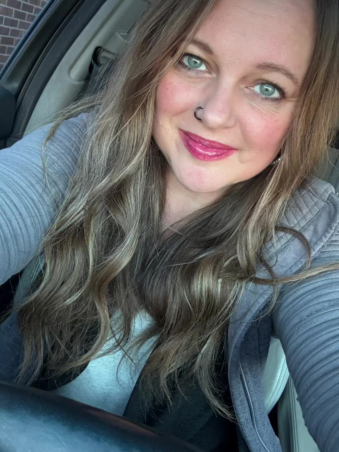@JoanieLynn