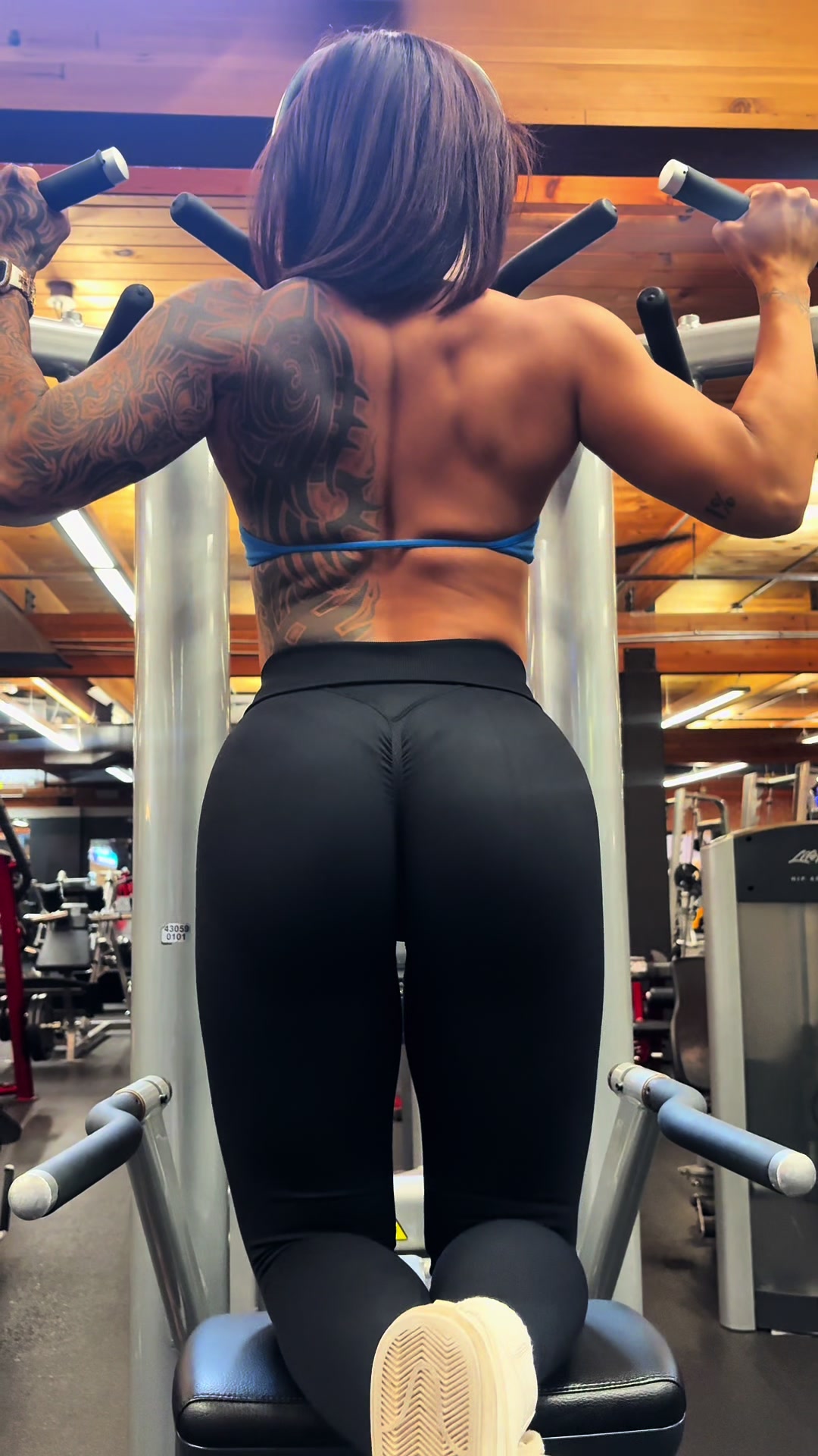 @ibuildbaddies