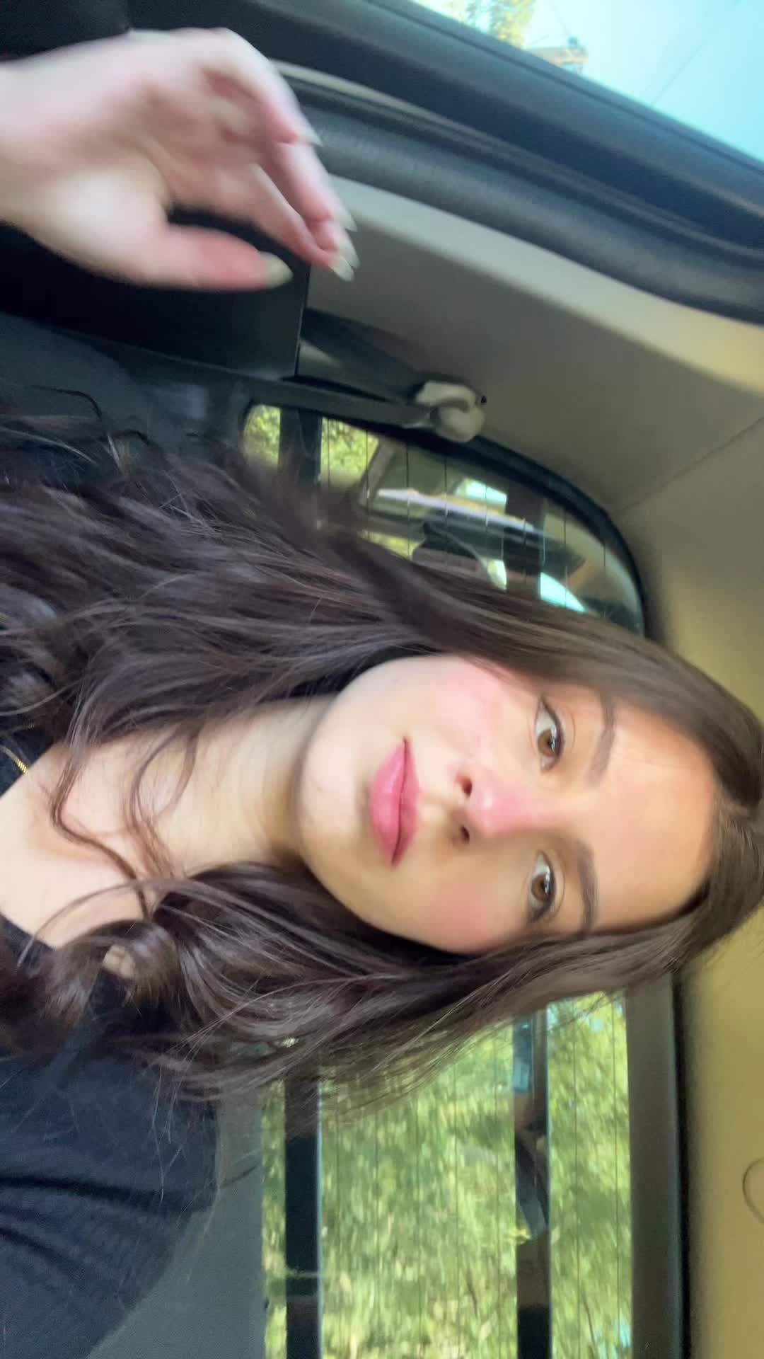 @𝘼𝙣𝙖 𝘽𝙧𝙚𝙨𝙨𝙖𝙣