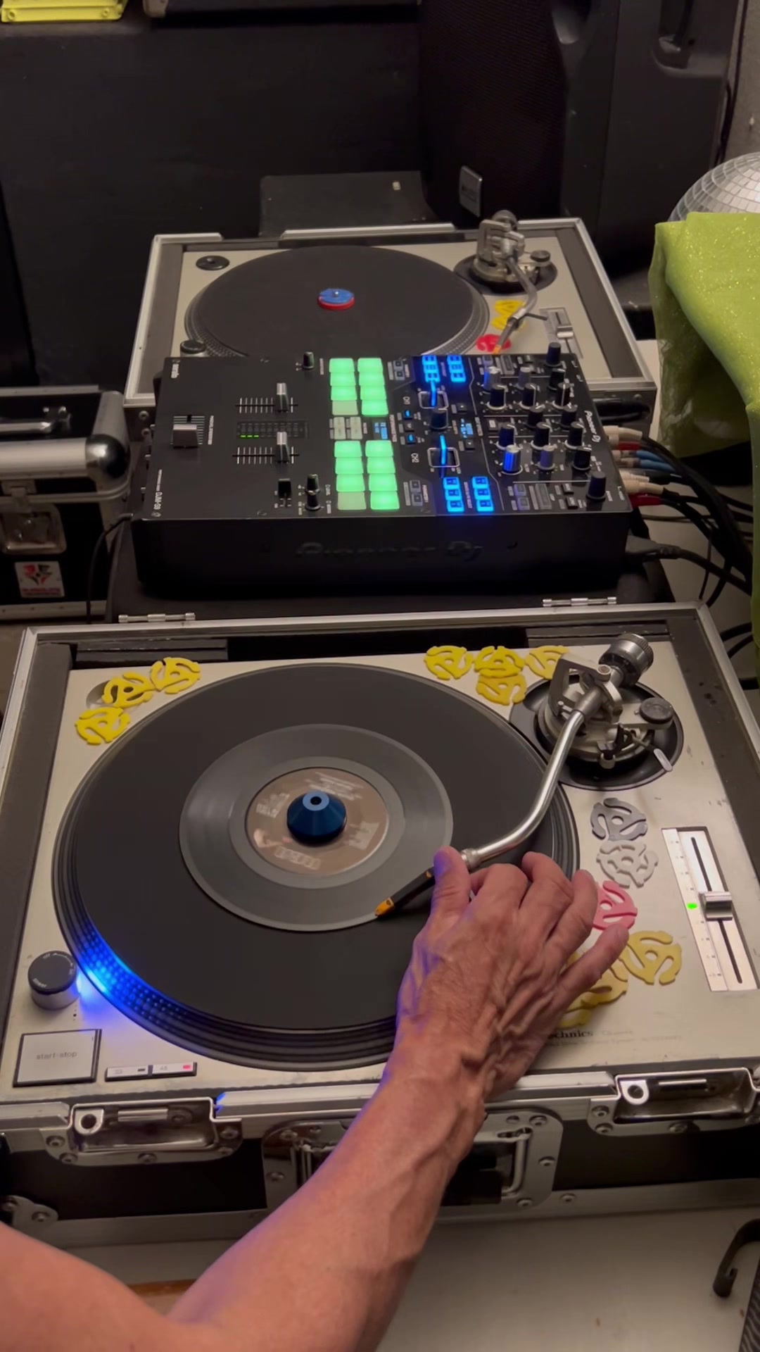 @DJ V