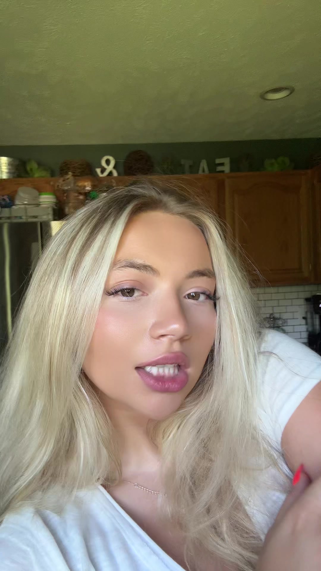 @👸🏼