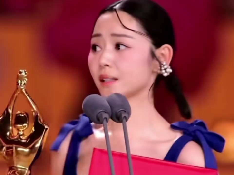 @๐๐ฅ๐ข๐ฒ๐ข๐ง๐ ๐